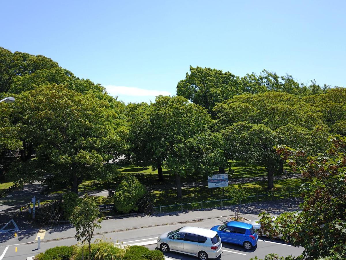 Modern 1 Bedroom Apartment Across From Hagley Park Christchurch Extérieur photo