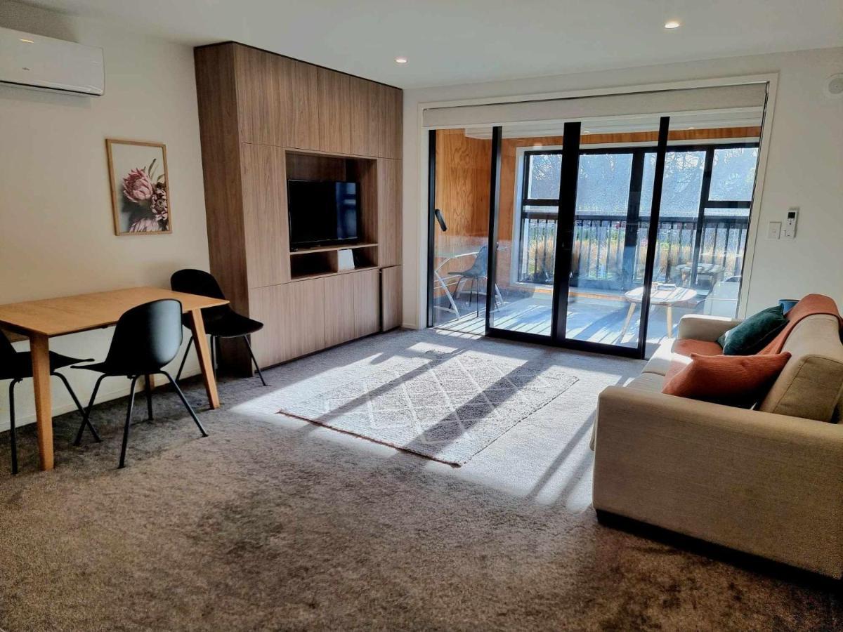 Modern 1 Bedroom Apartment Across From Hagley Park Christchurch Extérieur photo
